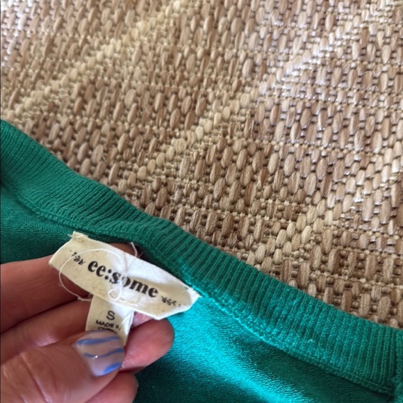 Ee:Some Stylish Gray and Green Women's Sweaters - Picture 4 of 6